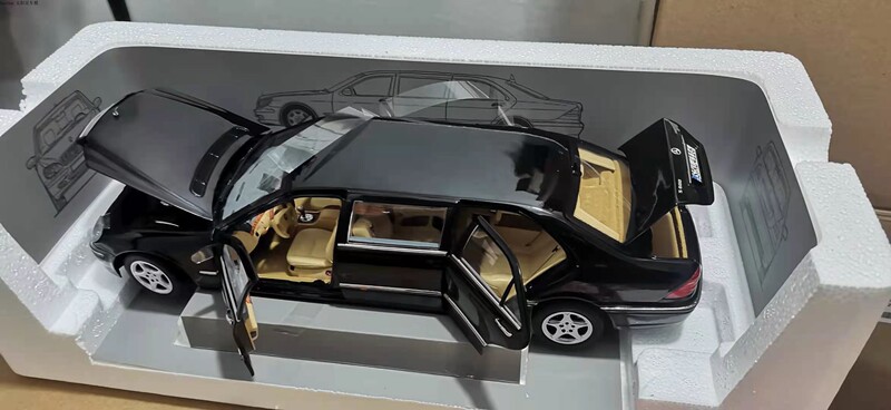 Sunstar 1/18 Alloy Car Model 2000 Mercedes-Benz S600 Pullman Black