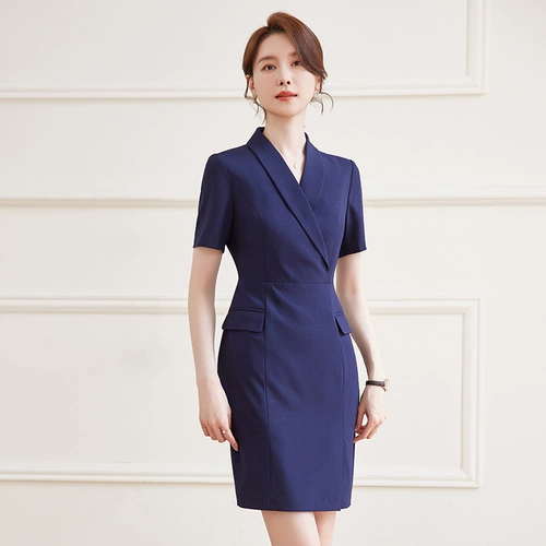 Приталенное платье, летнее ювелирное украшение для работы, яркий броский стиль, по фигуре