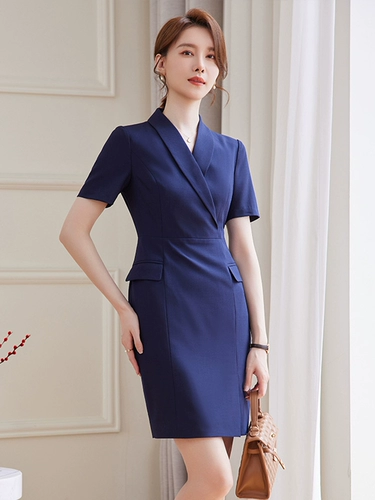 Приталенное платье, летнее ювелирное украшение для работы, яркий броский стиль, по фигуре