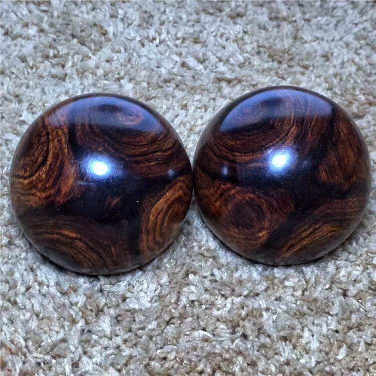 Hainan Huanghuali Purple Oil Pear Old Material X Pattern Grimace to Eye Old Material Wood Health Ball Hand Ball Immersed Water Fitness Ball