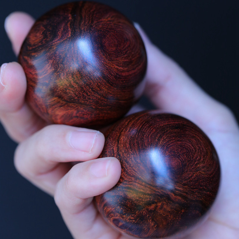 Hainan Huanghuali handball health care ball massage ball old material to the eye tiger skin pattern text play hand piece to send the elderly gift