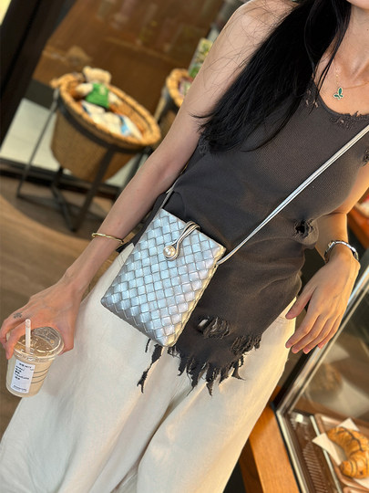 Lightweight Mini Crossbody Bag for Women 2025 New Summer Genuine Leather Woven Phone Bag High-End Shoulder Bag Trendy
