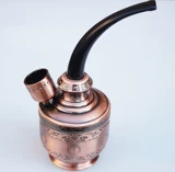 Новые модели съемных сигарет Сигареты Два используемых водных сигаретных бутылочных бутылок.