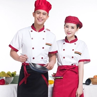 Красный воротник в белом (отправляя фартук)