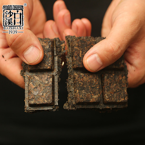白沙溪 湖南安化黑茶 经典黑砖 免撬版 900g 天猫优惠券折后￥96包邮（￥116-20）