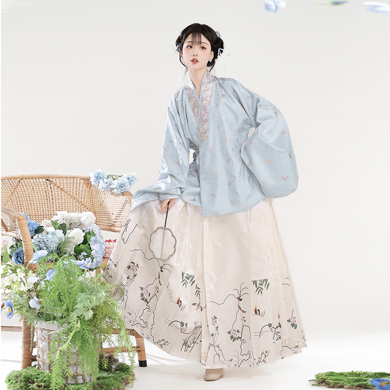 Qingyi Huashang Original Han-Yang Fusion Ming-Style Hanfu with Cross-Collar, Gold-Woven Pipa Sleeves, Mamian Skirt, Autumn and Winter Daily Outfit
