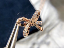 Yiqi jewelry 18K gold diamond pendant female bow Rose gold brick white gold necklace Diamond necklace female