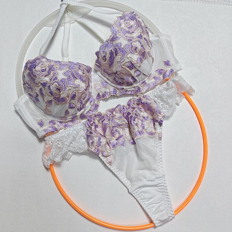 Japanese-Style Exquisite Embroidery Large Floral Embroidery Underwire Sweet Girl Bra and Underwear Set