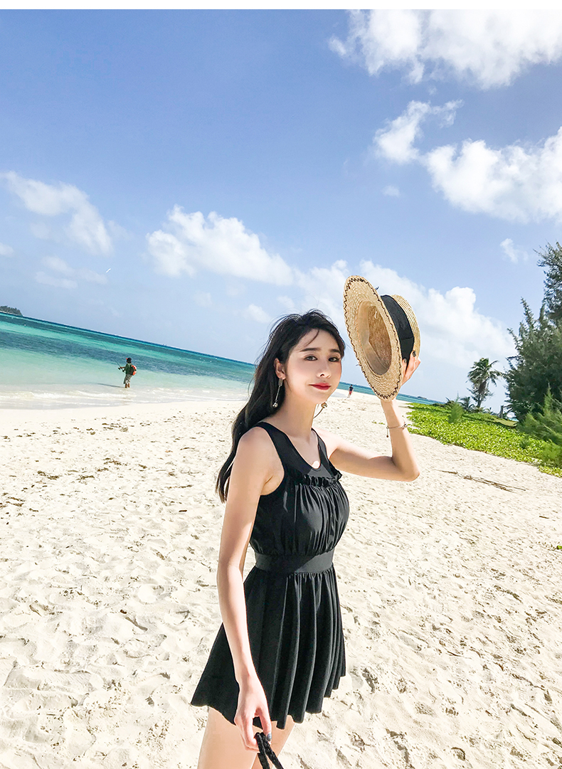 Áo tắm nữ liền thân bảo thủ kiểu váy phẳng che bụng thu thập màu đen thuần khiết mỏng manh cỡ lớn học sinh nhỏ nước hoa áo tắm gió - Bộ đồ bơi One Piece bán áo bơi liền thân