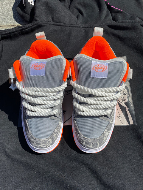 Popular autumn volcanic ash color matching thickened tongue bread shoes for men and women, versatile trendy canvas casual shoes