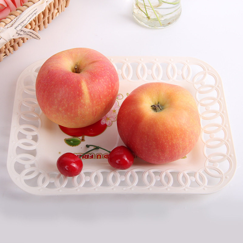 Белая фруктовая тарелка 2