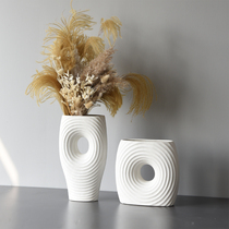 Modern minimalist artistic high-end model room entrance table ceramic large vase with dried floral set home furnishings