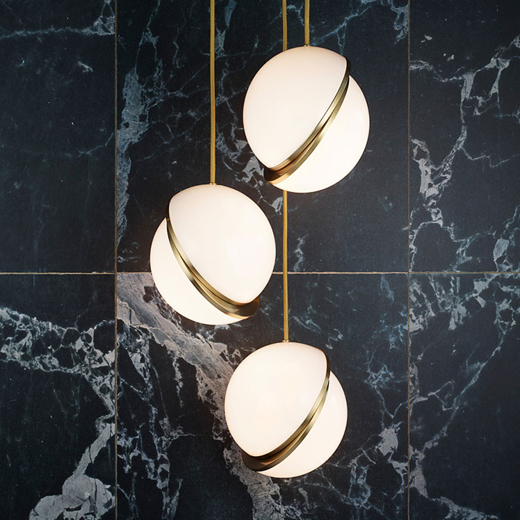 Post-modern minimalist creative personality restaurant bedroom designer decorates round-shaped single chandelier
