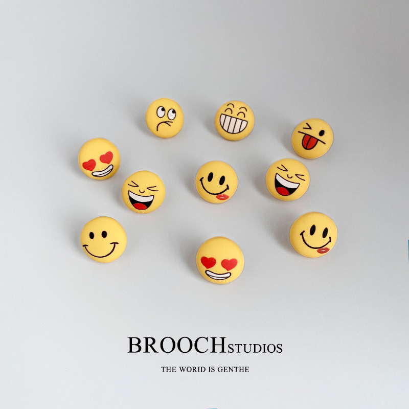 Cartoon funny smiley brooch cute Japanese female ins tide personality small brooch badge accessories decorations