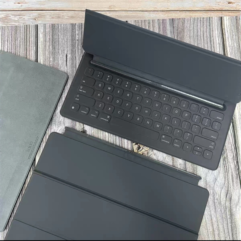 Suitable for Apple iPad Pro 12.9inch First and Second Generation 15/17 Models Protective Case Cover Magnetic Smart Keyboard