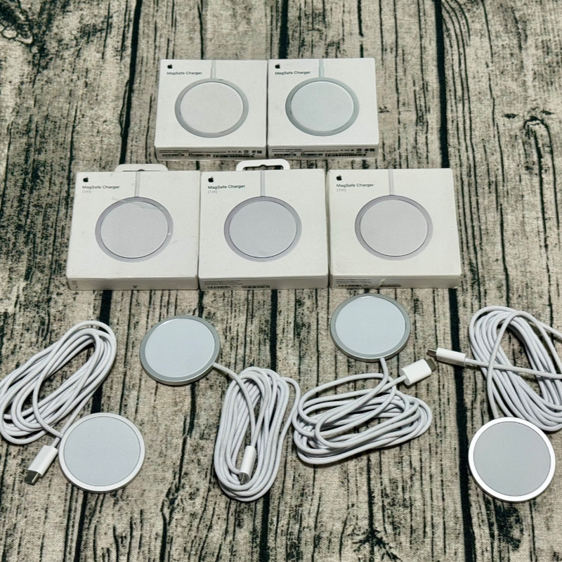 Apple Original Us Version Magsafe 25W Braided 1/ 2m Wireless Charger Original Genuine iPhone 16 /17Promax Charger Magsafe Magnetic Wireless Charging Apple Original Us Version Magsafe 25W Braided 1/ 2m Wireless Charger Original Genuine iPhone 16 /17Promax Charger Magsafe Magnetic Wireless Charging