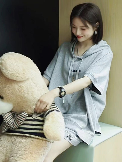 Fashionable Casual Short-Sleeved Suit for Women 2025 Summer New Style Loose Hooded Sportswear Versatile Shorts Two-Piece