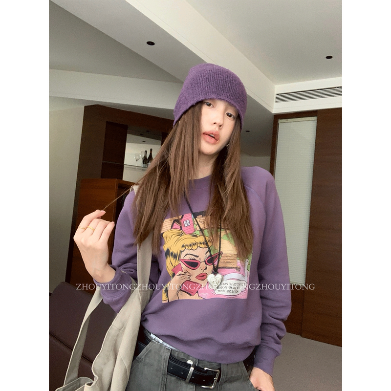 【Comic West Street】Zhou Yitong's New American-Style Purple Crew Neck Pullover Sweatshirt for Women, Short Top for Autumn and Winter 【Comic West Street】Zhou Yitong's New American-Style Purple Crew Neck Pullover Sweatshirt for Women, Short Top for Autumn and Winter