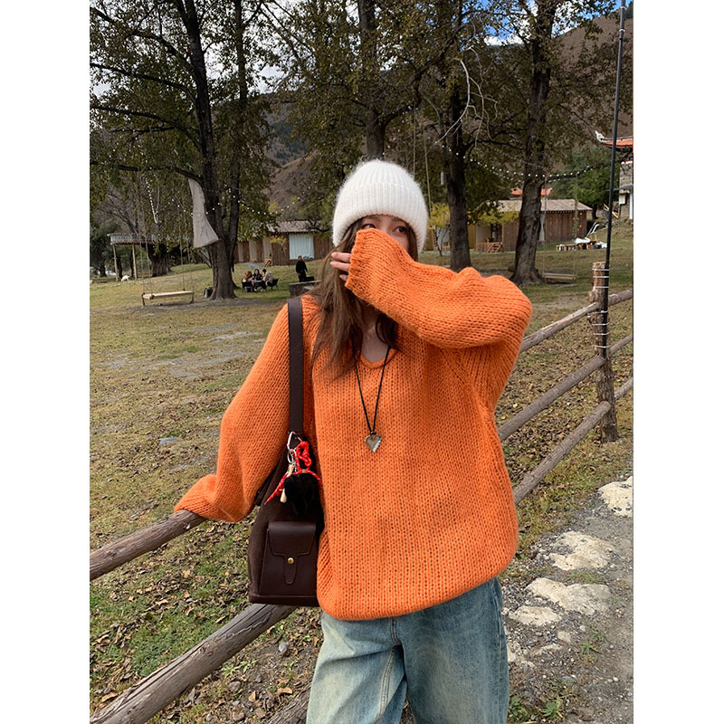 [Orange Halo] Zhou Yitong's New Autumn and Winter Style Solid Color V-Neck Pullover Knitted Casual Sweater
