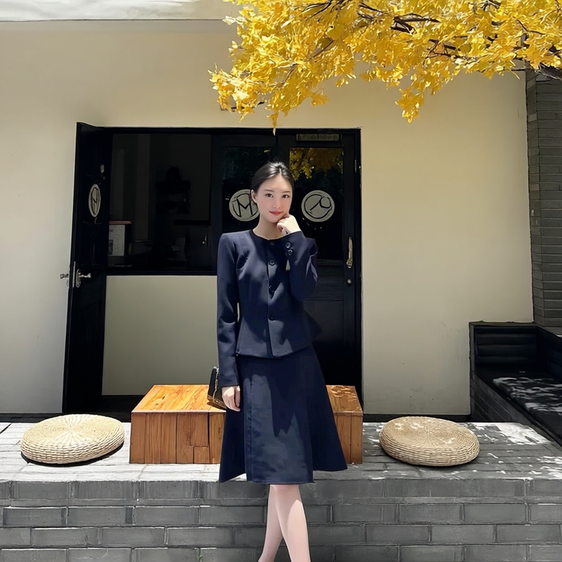 Celebrity-Inspired, High-End Italian Imported Wool Round-Neck Slim-Fit Suit with Straight-Leg Casual Pants, Exuding a Luxurious and Elegant Vibe Celebrity-Inspired, High-End Italian Imported Wool Round-Neck Slim-Fit Suit with Straight-Leg Casual Pants, Exuding a Luxurious and Elegant Vibe