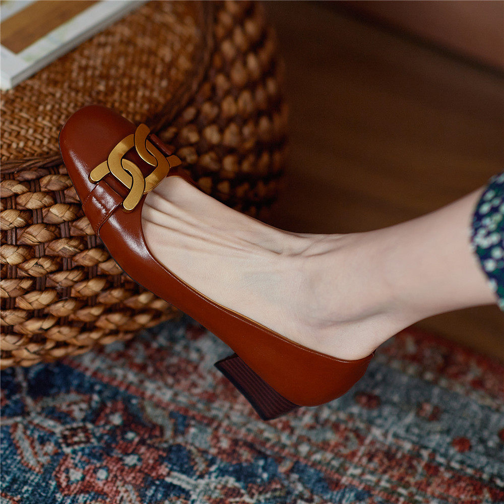 Givenivan exquisite beauty ~ 2022 new leather feminine temperament shallow mouth round head medium thick with metal decoration