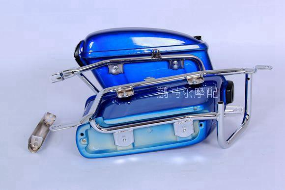 Nhà máy trực tiếp hộp đen xe máy bên hông hộp đuôi thùng hoàng tử treo hộp vật liệu ABS vành đai giá mua thùng sau xe máy