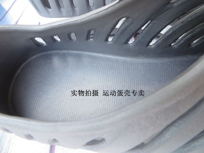 Chim yến đôi thoáng khí đôi dép Baotou một chân đặt giày đi biển ngoài trời dép màu xám với giày nam giày chạy bộ nam