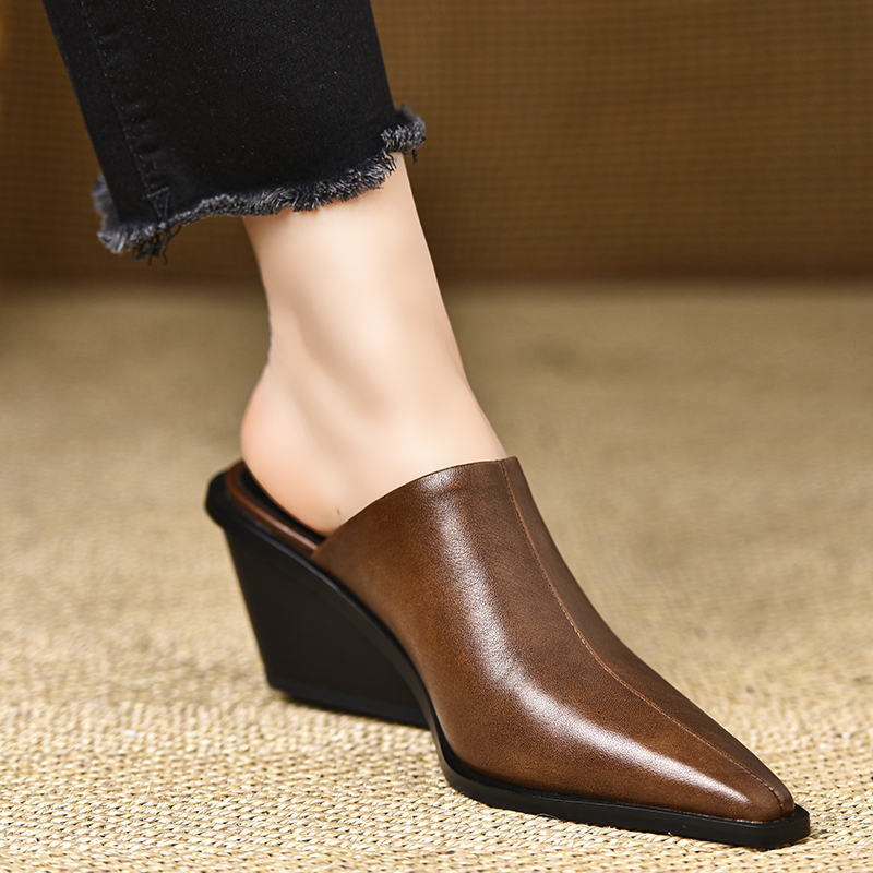 Yingmanji ~ 6cm Retro Brown First-Layer Cowhide Closed-Toe Mule Slippers for Women, Wedge Heel Pointed Toe High Heels for Outdoor Wear