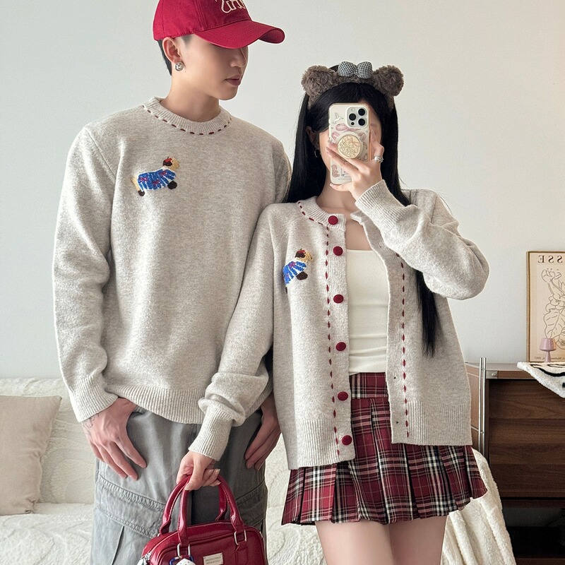 Unique Designer Couple Outfits Autumn and Winter New Round Neck Knitted Cardigan Sweater Dachshund Sweater Unisex Jacket Trendy Unique Designer Couple Outfits Autumn and Winter New Round Neck Knitted Cardigan Sweater Dachshund Sweater Unisex Jacket Trendy