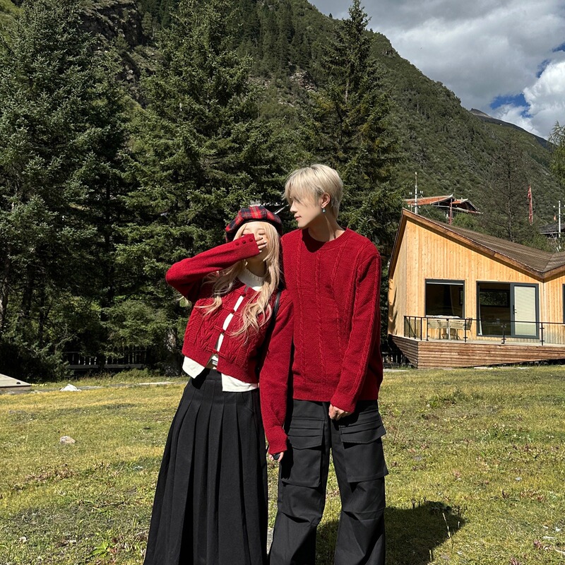High-End Couple Outfits for Autumn and Winter, Christmas and New Year Red Thickened Sweater Two-Piece Set, Women's Knitted Sweater for Engagement and Marriage Registration High-End Couple Outfits for Autumn and Winter, Christmas and New Year Red Thickened Sweater Two-Piece Set, Women's Knitted Sweater for Engagement and Marriage Registration