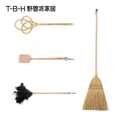 tbh Fauvism home mother hit me again, family portrait broom flatter, fly swatter hair