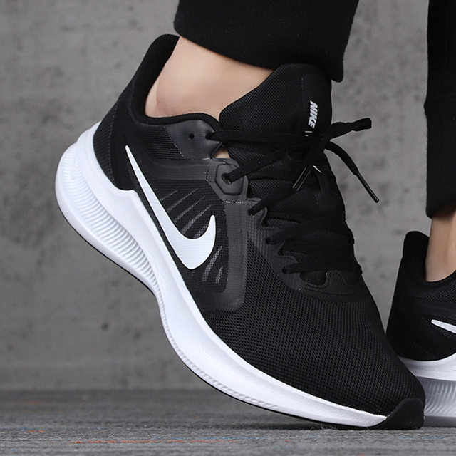 nike breathable trainers