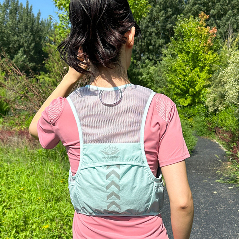 Running Backpack for Men and Women, Waterproof, Lightweight, Outdoor Close-Fitting Backpack, Portable Backpack, Professional Running Sports Small Backpack