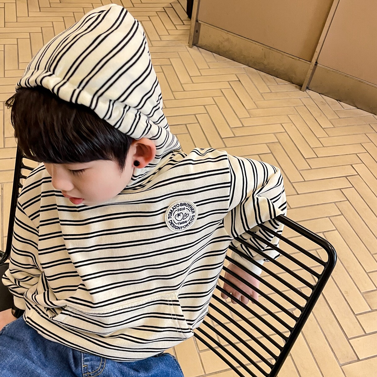 Tomato Younger Brother (Cute) 2022 Spring loaded with new boy striped Lianhood Sports shirt Han version pure cotton baby boom