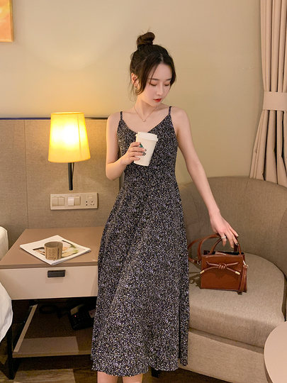 Chiffon Floral Dress with Straps for Women, Spring and Summer Design, Niche Style, Waist-Cinching, Slimming, Suitable for Petite Figures, Inner Layering Dress