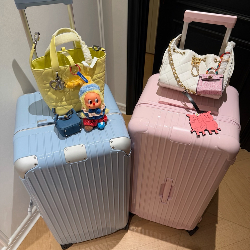 Celebrity-Inspired Sports Version 33inch Trunk Essential 21inch Carry-On Suitcase with Silent Wheels and Thickened Design Celebrity-Inspired Sports Version 33inch Trunk Essential 21inch Carry-On Suitcase with Silent Wheels and Thickened Design