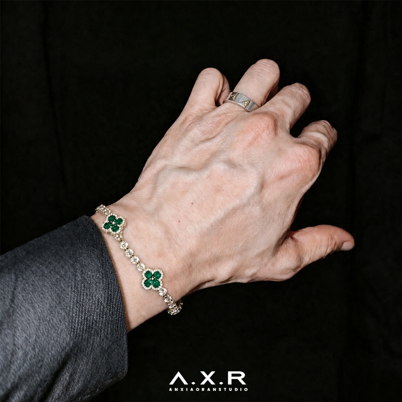 Full Diamond Four-Leaf Clover Men's Bracelet, Light Luxury, Niche, Exquisite, Versatile, High-End Couple Bracelet, Super Beautiful Stackable Jewelry