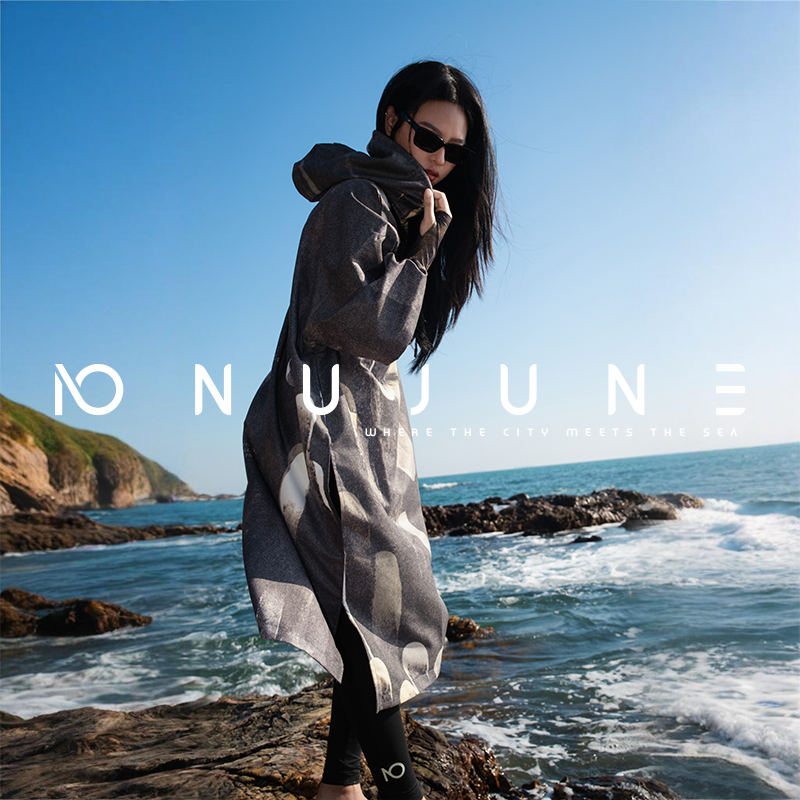 Nujune "Watermark Black" Quick-Dry Surf and Swim Robe, Diving Towel, Beach Windproof Portable Changing Robe