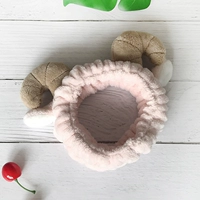 Светло -розовый теряющий лось