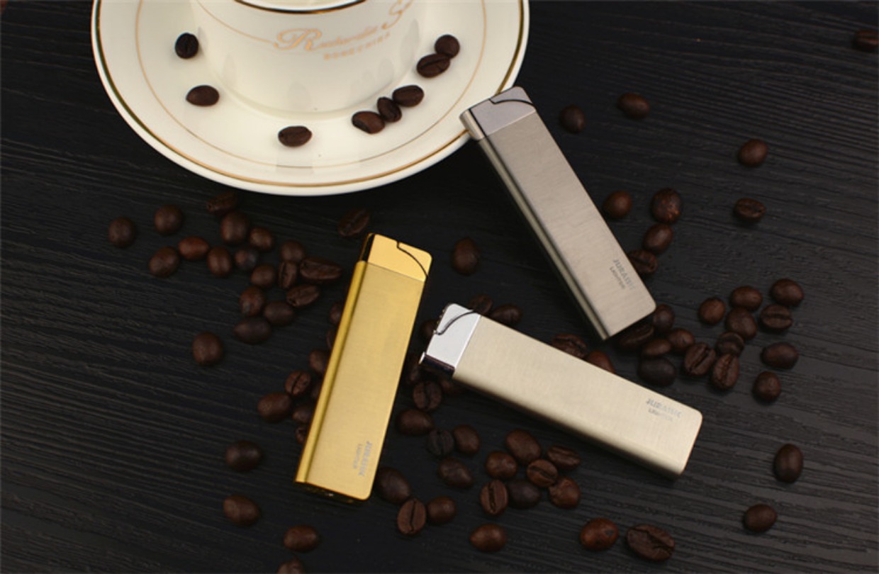 Long gió nhẹ nhẹ bơm hơi xanh ngọn lửa kim loại nhỏ thẳng đỏ nam và nữ khí cá tính sáng tạo món quà tùy chỉnh - Bật lửa bật lửa dupont giá rẻ