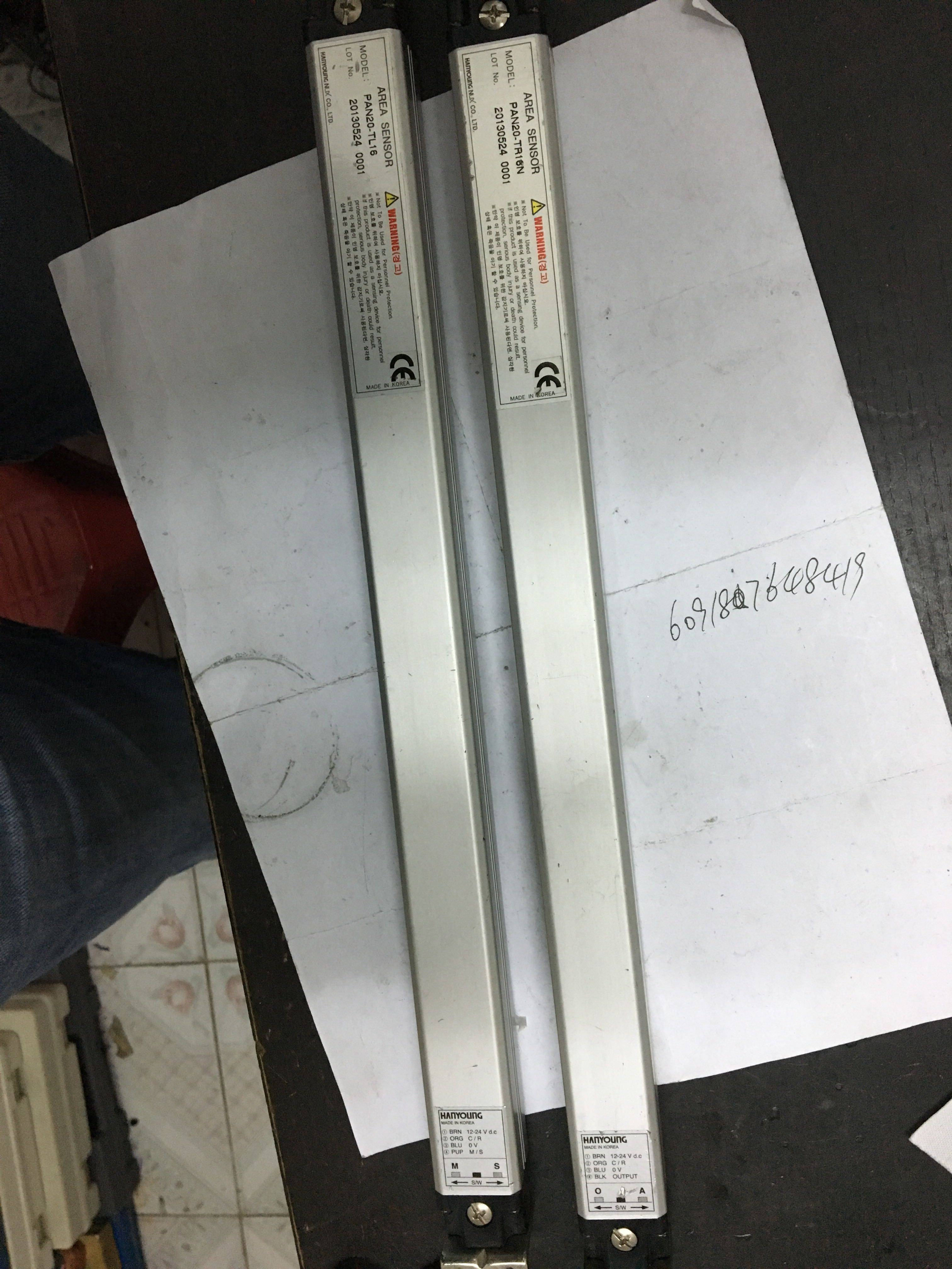 Almost brand new original installation HANYOUNG light curtain sensor PAN20-TR16N Han Rong PAN40-TL16
