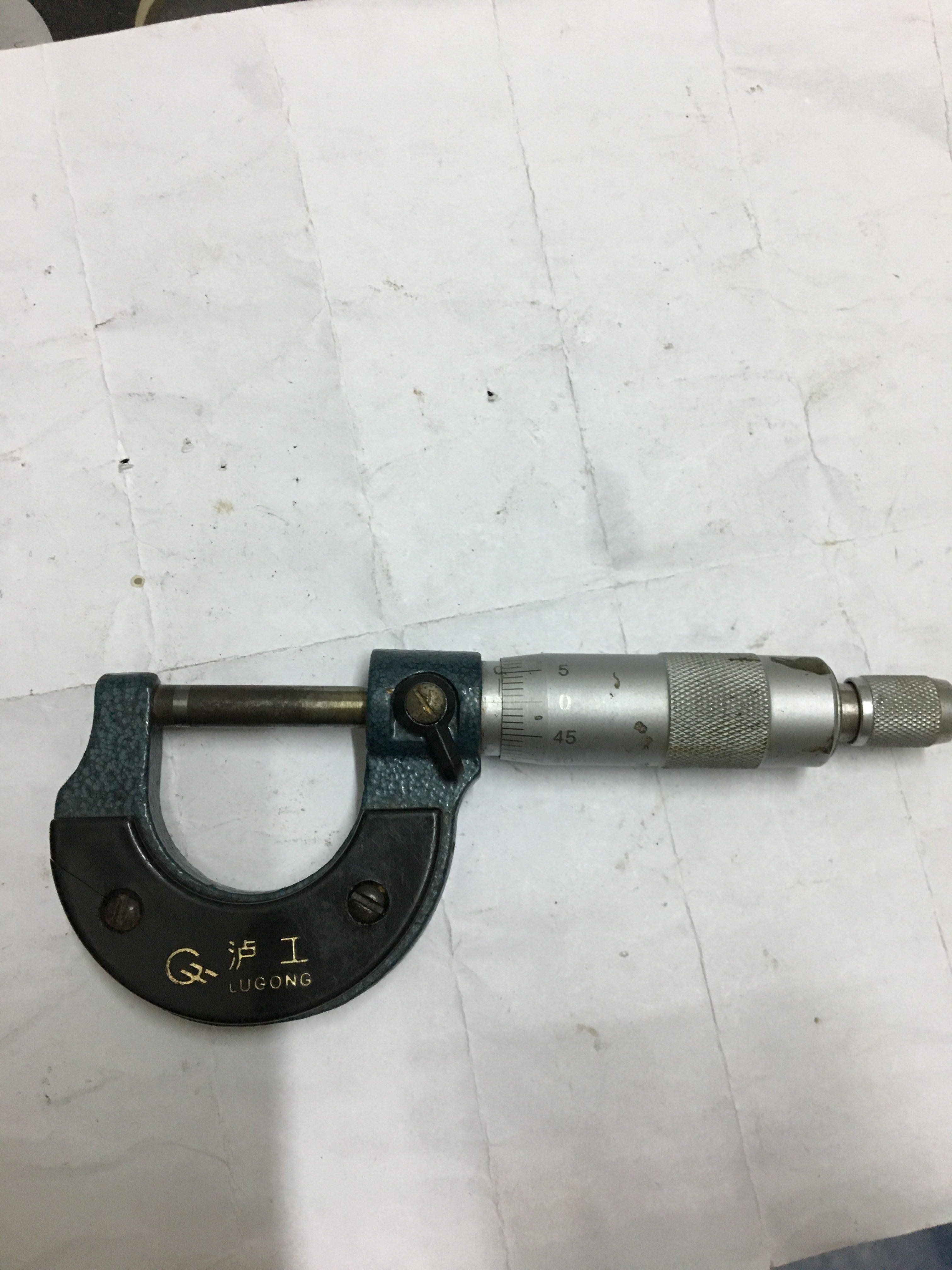 Second-hand very new Lugong machinery micrometer 0-25mm 0 01 Accurate and easy to use