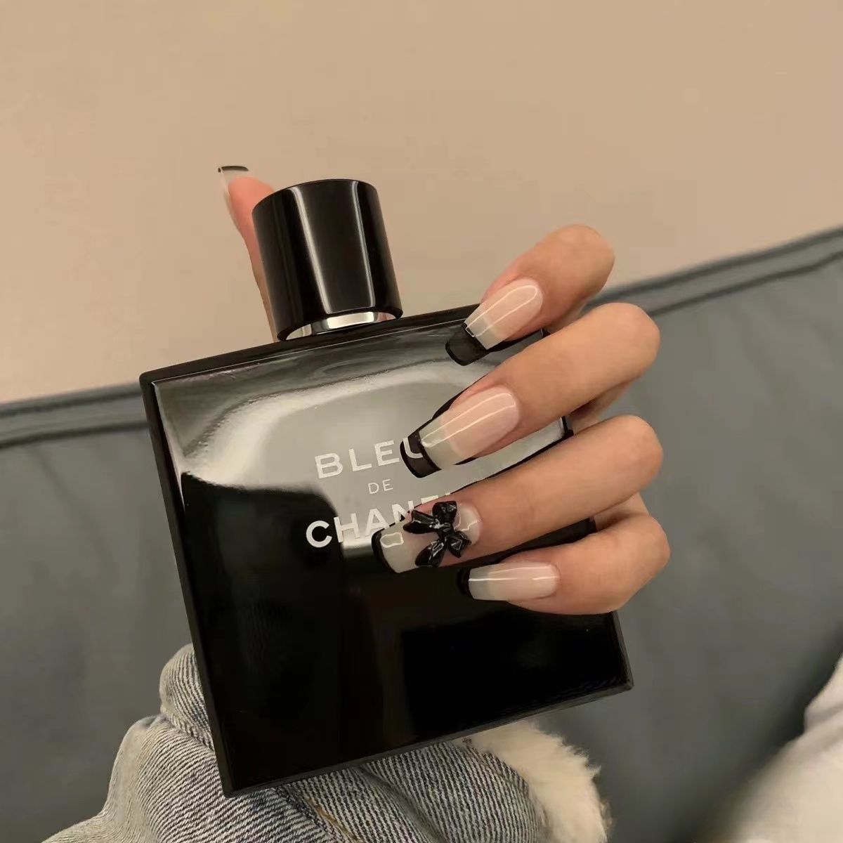 Fresh citrus deep wooden man with blue fragrance