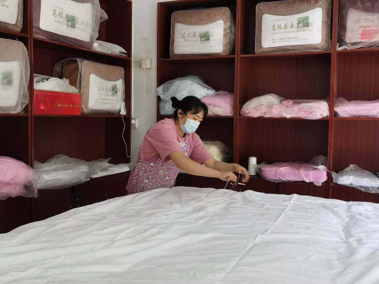 Lu Liangsilk quilts by 100% mulberry silk t quilts of children quilts by children, quilts of winter by summer and quilt warm by summer