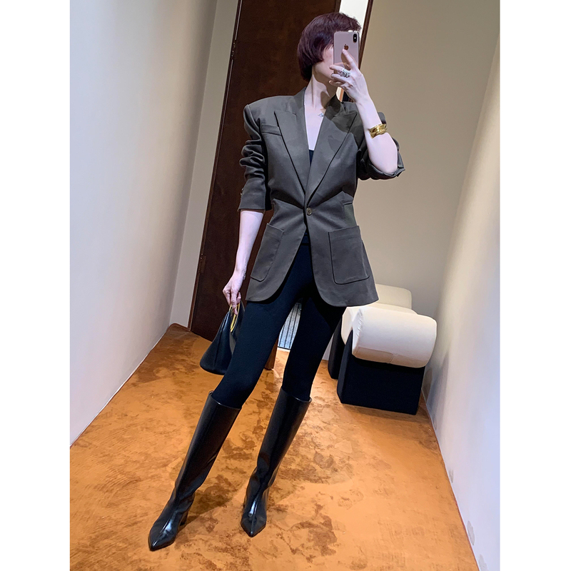 Korean-Style High-End Single-Button Waist-Cinching Blazer for Women, 2026 Autumn New Model, Unique and Beautiful Commuter Suit