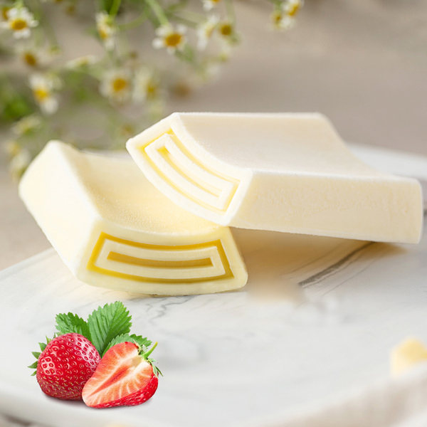 钟薛高×奈雪的茶 香乳莓鲜系列冰淇淋雪糕 芝士草莓5支+特牛乳5支 双重优惠折后￥115包邮 88VIP会员还可95折