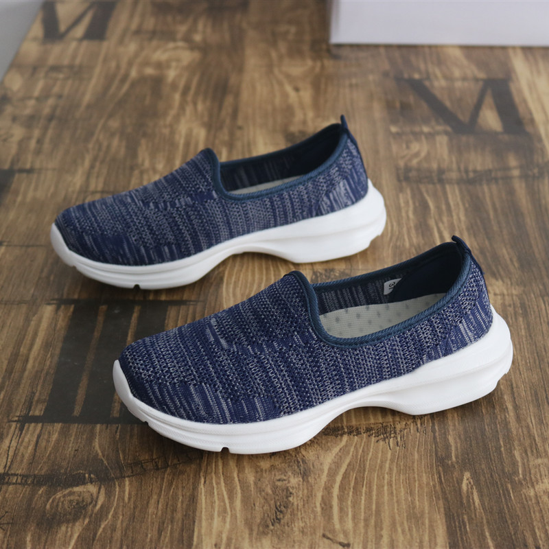 Super soft pillar soles a feet lightweight walking shoes Flying breathable lazy shoes and lazy sneakers anti slip