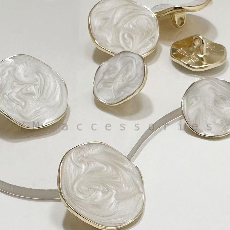 Round Metal Gold Buttons with a Fresh and Delicate Chanel-Style Design, Suitable for Sweaters, Cardigans, Suits, and Chinese-Style Clothing, High-End and Versatile