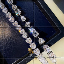 PT950 platinum American imported moisanshi shaped love heart-shaped 18K gold temperament luxury diamond irregular bracelet