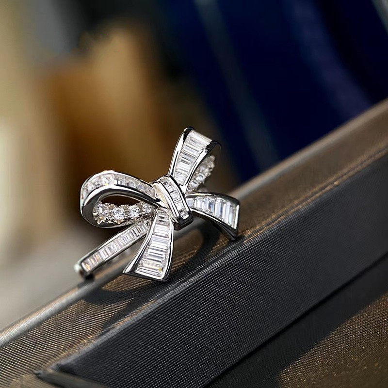 PT950 Platinum Mosanto Diamond Ring Terra Squared Butterfly Knot drilling Wedding Ring Platinum Mosaic Ring Courting for Women's Ins